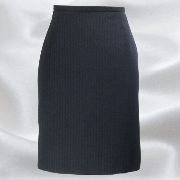 Tenzer Navy Blue Pinstriped Skirt Suit in Size 8/10 - Picture 4 of 9